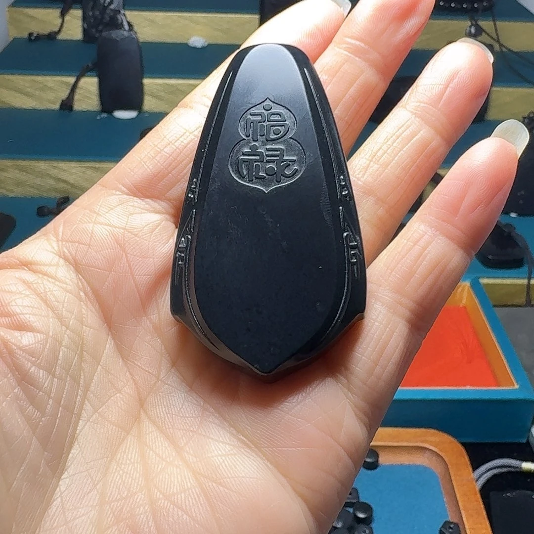 坠***和田玉未镶嵌颈饰