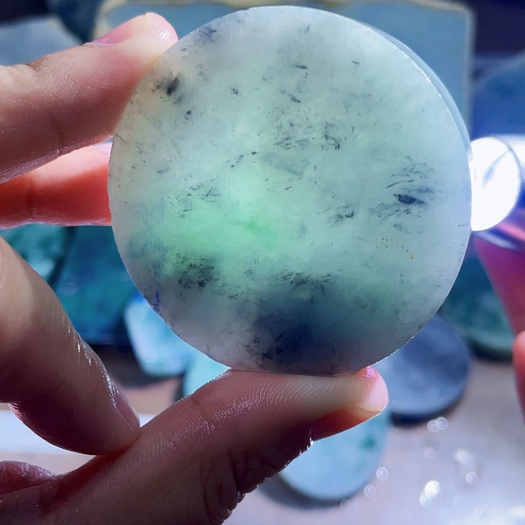 翡翠未镶嵌颈饰毛料12