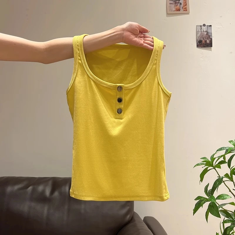 2025年夏季新款姜黄色方领纽扣小吊带背心韩版显白修身无袖上衣女
