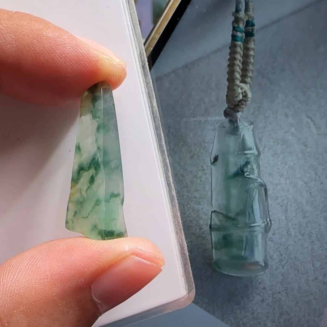 定制翡翠未镶嵌翡翠含雕刻