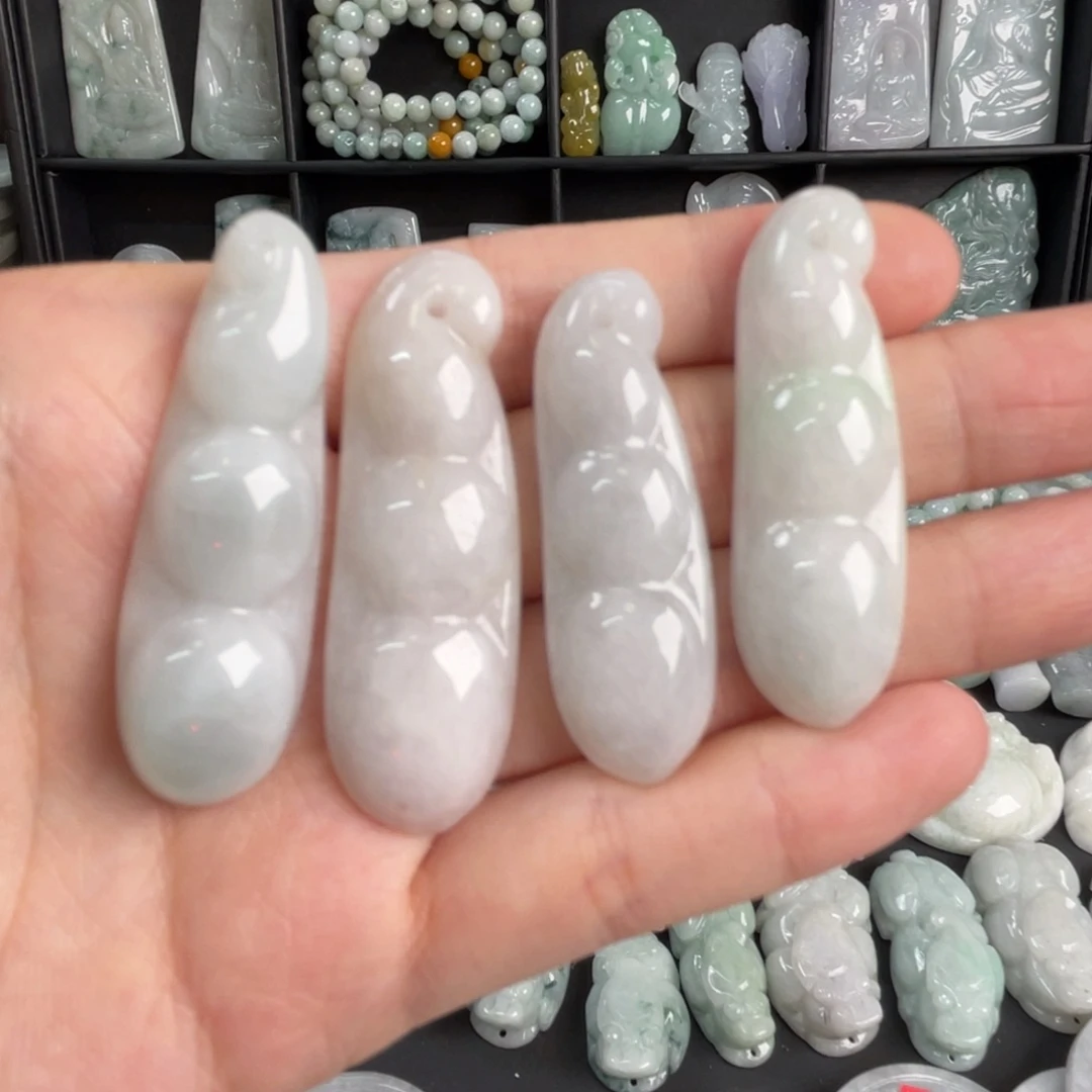 翡翠未镶嵌吊坠(不含链)微瑕