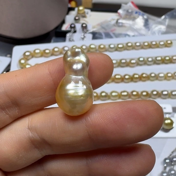 某***笑银S925镶嵌颈饰淡水珍珠