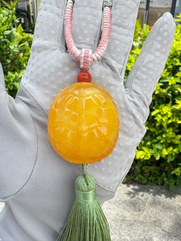 假一赔十，天然琥珀蜜蜡，蜜蜡吊坠，富甲天下，搭配精美绳子 编号202