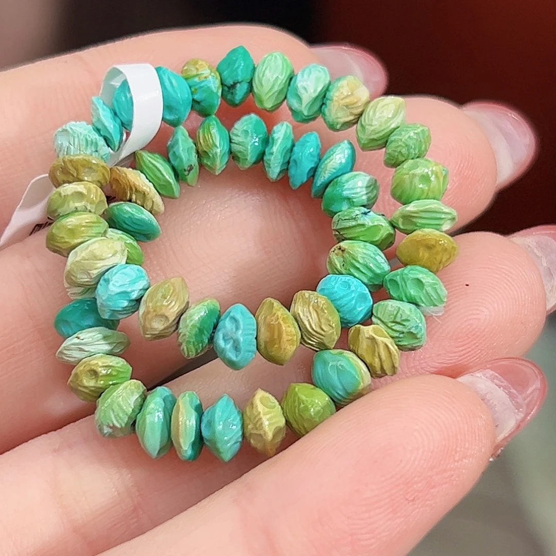 绿松石未镶嵌珠宝奇石