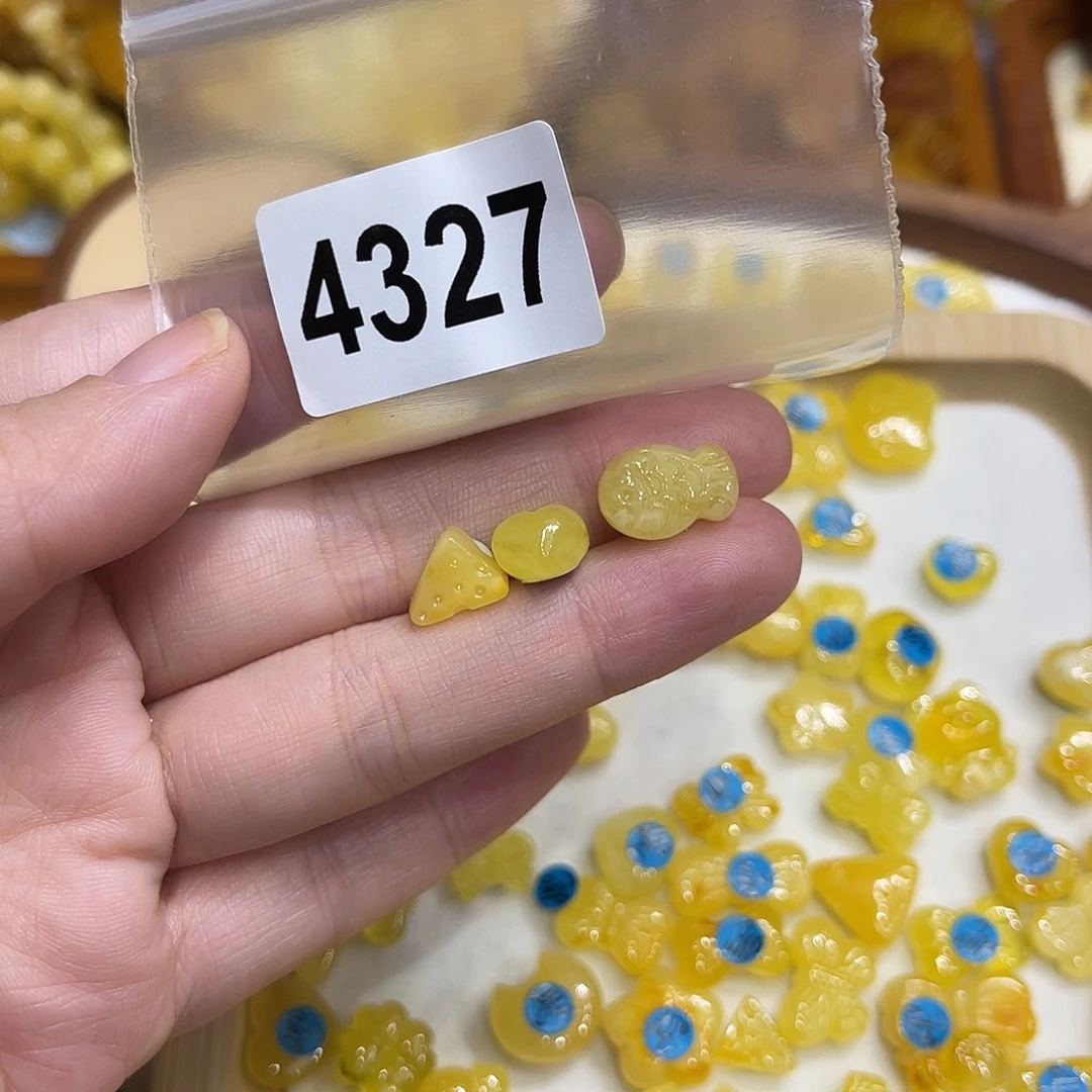 琥珀未镶嵌珠宝奇石