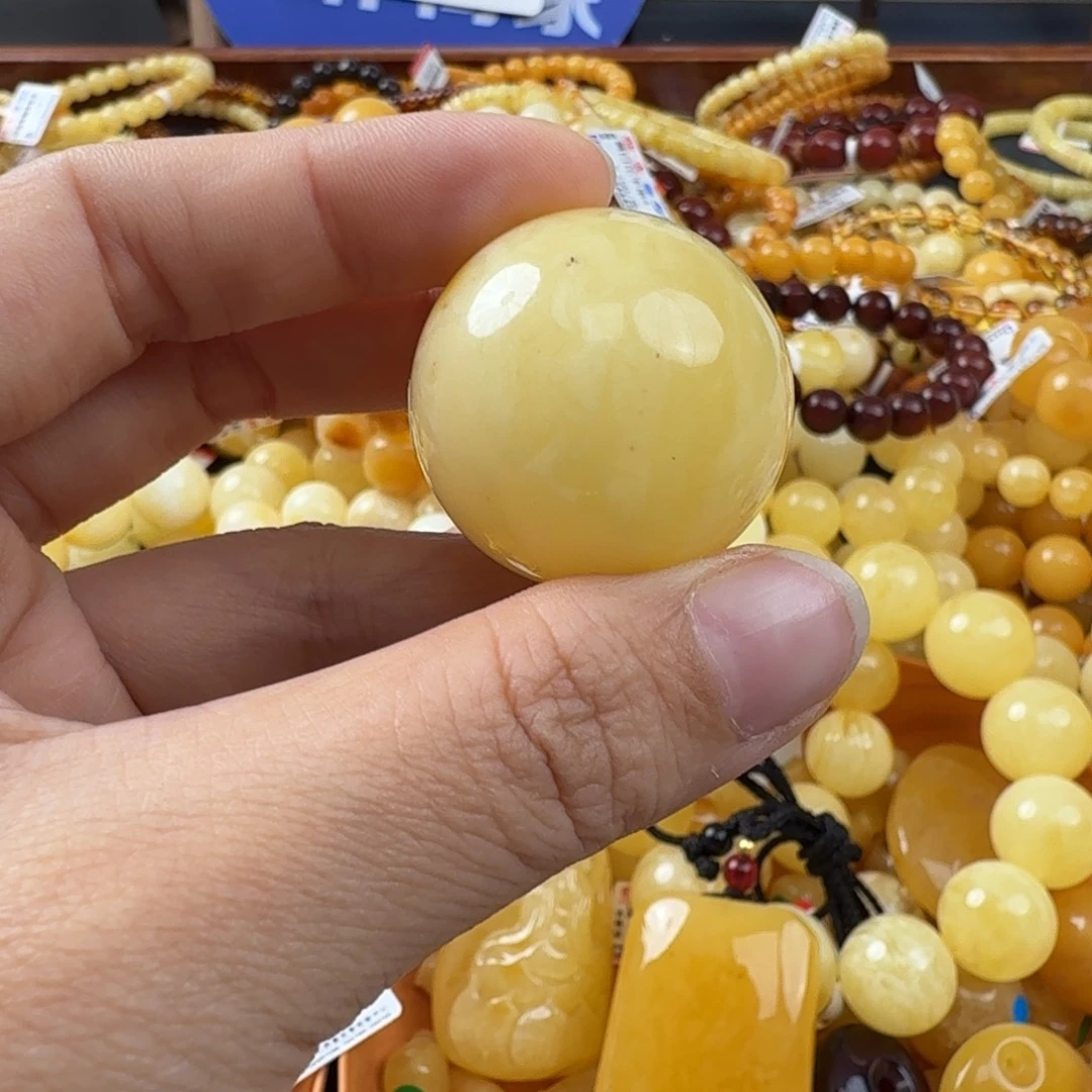未镶嵌琥珀珠宝奇石