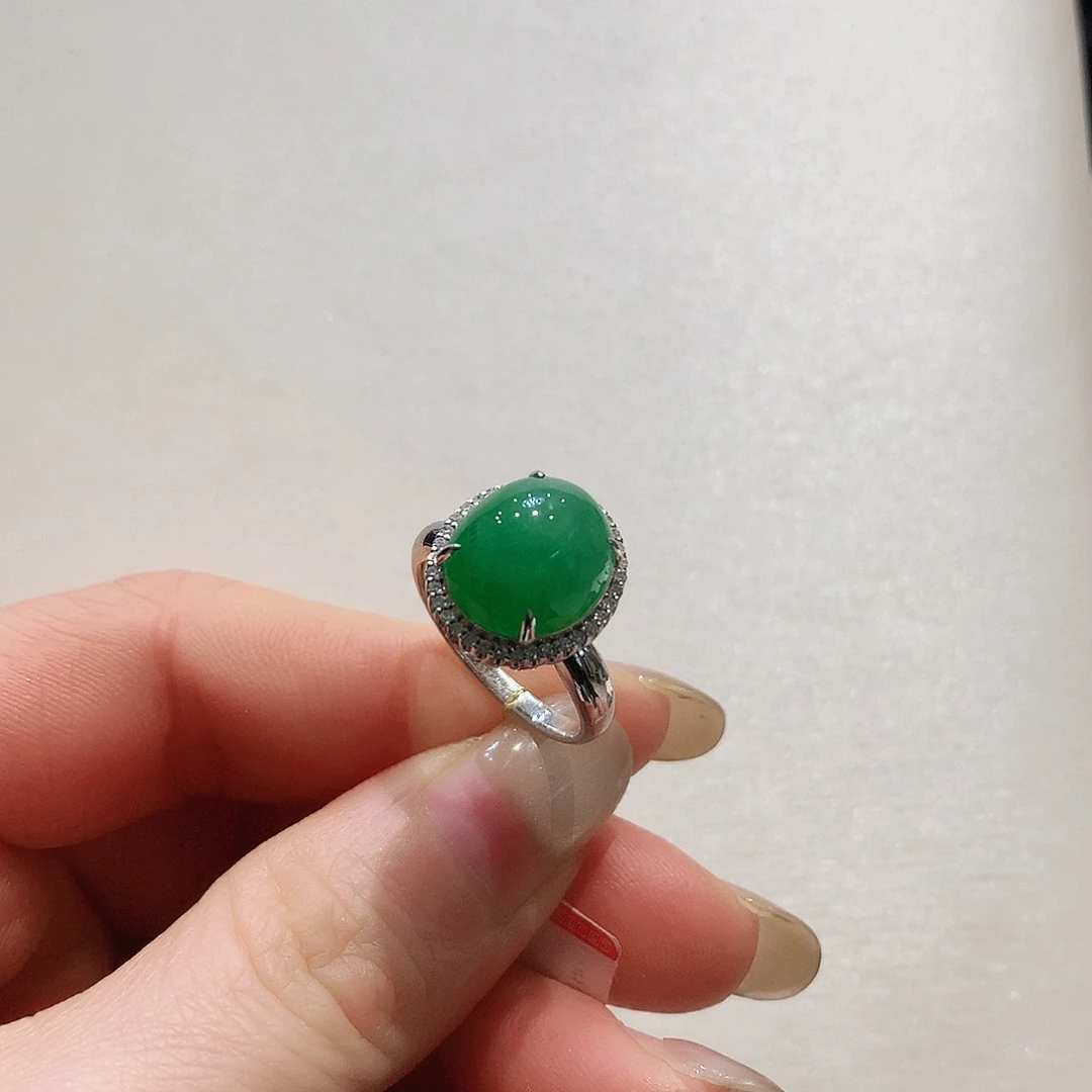 彤***彤翡翠18K金镶嵌戒指天然翡翠