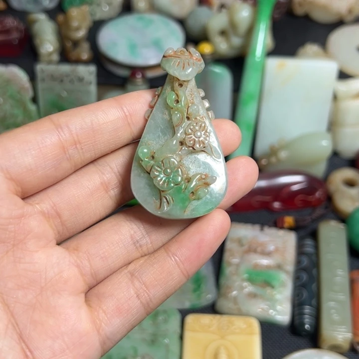 吊坠滴血莲花菩提