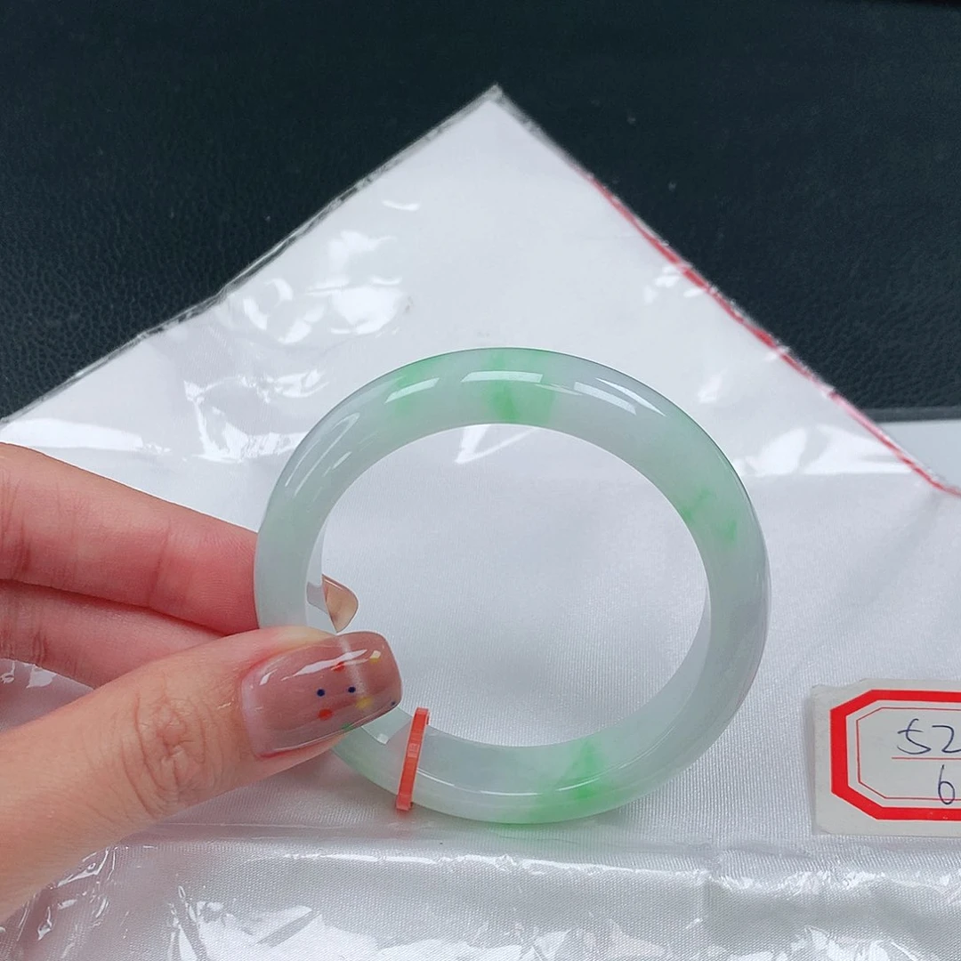 未镶嵌手镯翡翠070