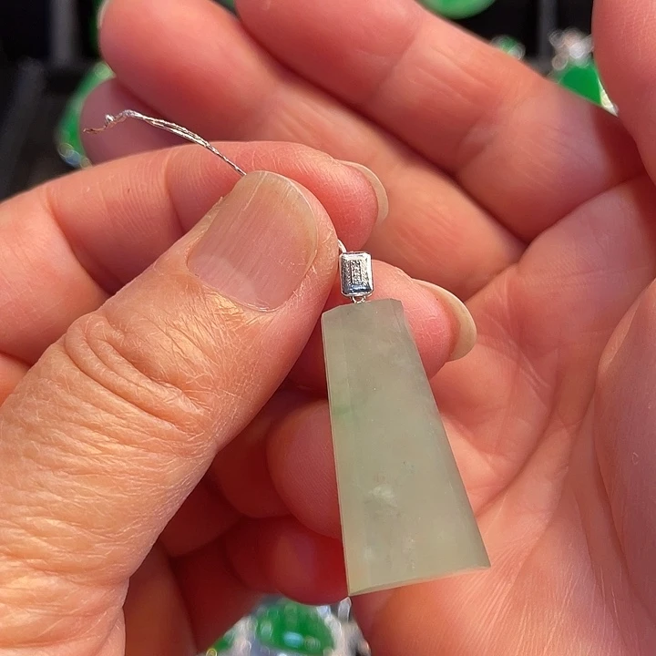 翡翠18K金镶嵌吊坠(不含链)天然缅甸翡翠A货
