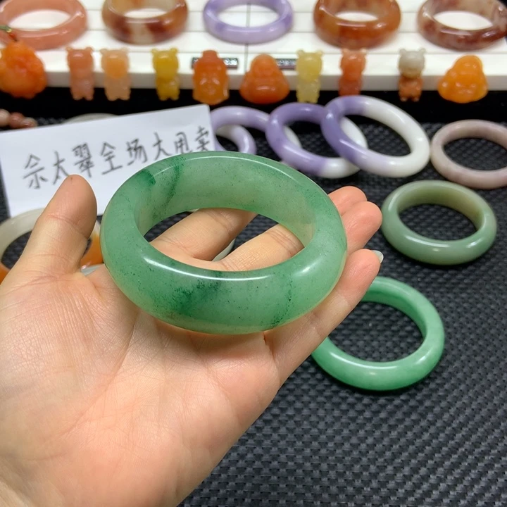 石英质玉未镶嵌手镯