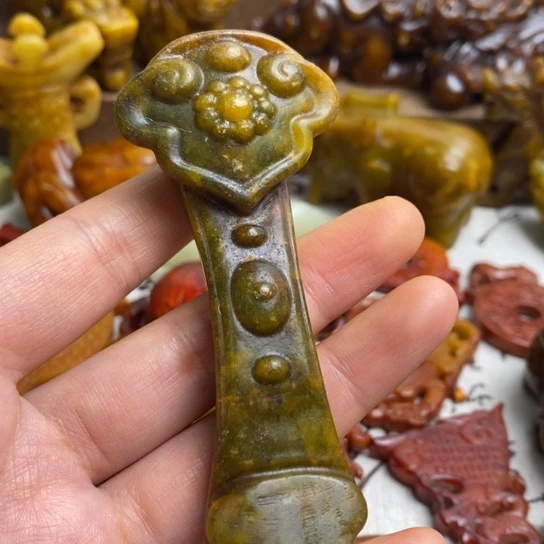 蛇纹石玉未镶嵌颈饰89