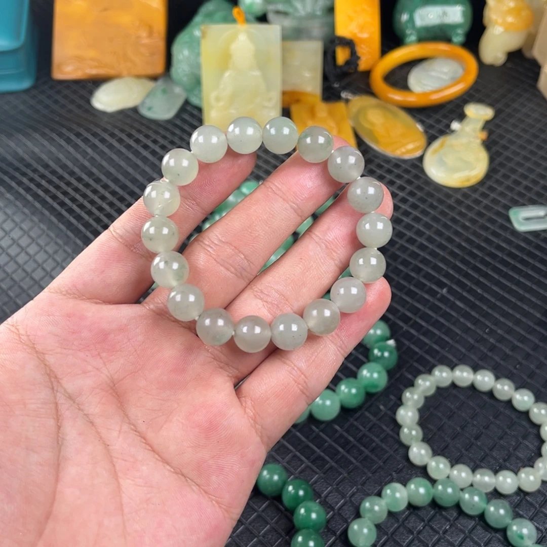 石英质玉（非洲翠）未镶嵌摆件