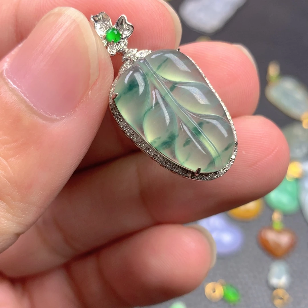【闪购商品】颈饰18K金镶嵌翡翠七*翡翠