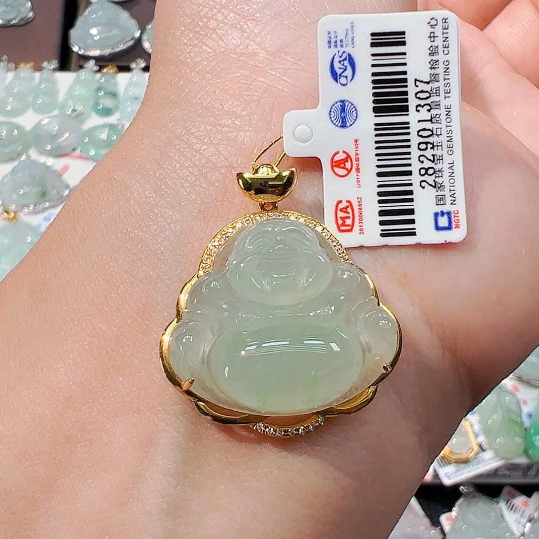 翡翠18K金镶嵌颈饰佛公
