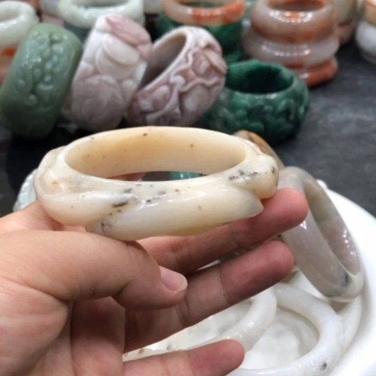 未镶嵌石英质玉珠宝奇石梅**莎