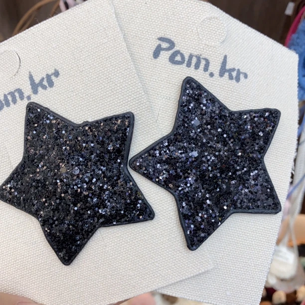 A134闪亮亮黑色五角星一对掰掰夹