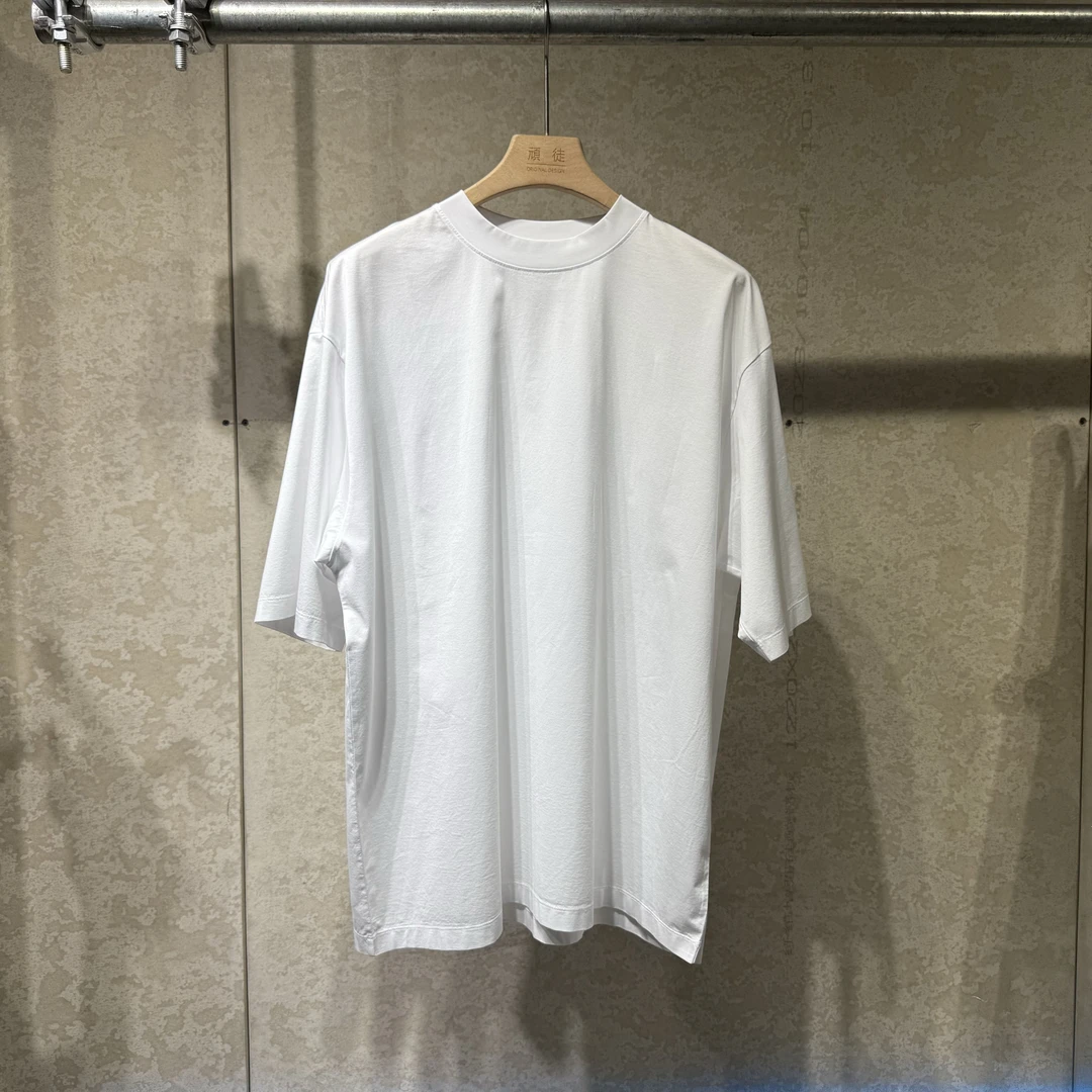 男女同款青春活力纯色宽松落版休闲夏季休闲短袖T恤时尚圆领简约