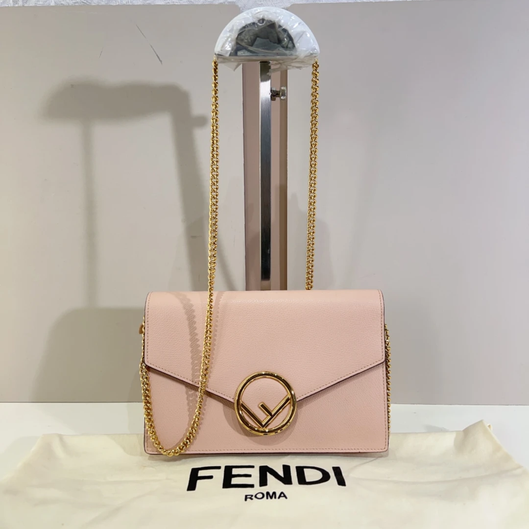 95新 FENDI/芬迪 芬迪倒F肉粉信封斜挎包cj6610