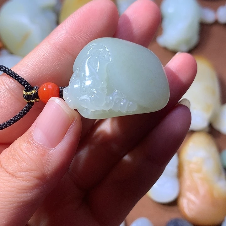 华***！和田玉未镶嵌颈饰