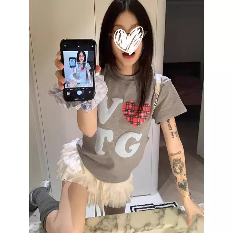 甜美风圆领短袖T恤女装夏季小众设计感字母爱心印花短款灰色上衣