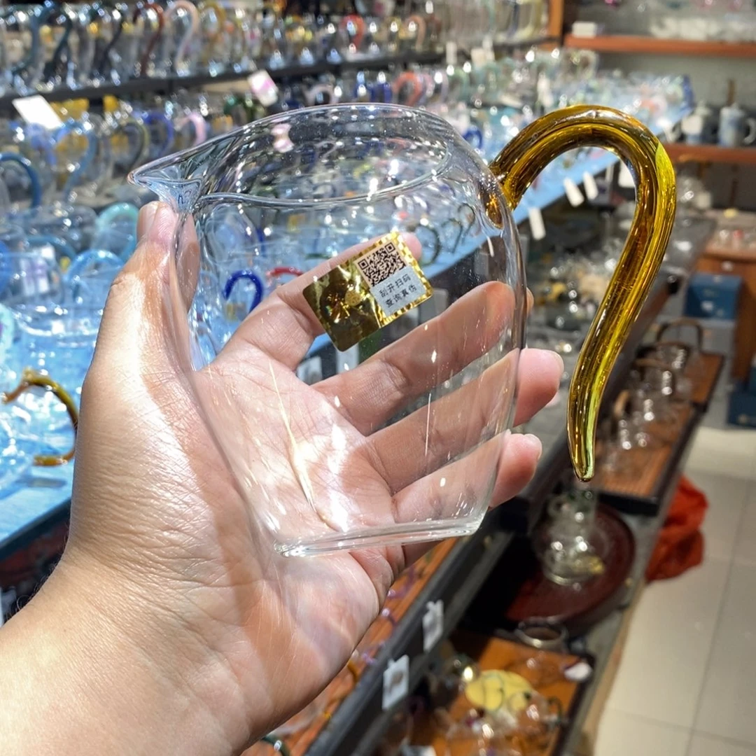 J***s还好吧哈哈我想去电影院看看吧……还好吧哈哈我想