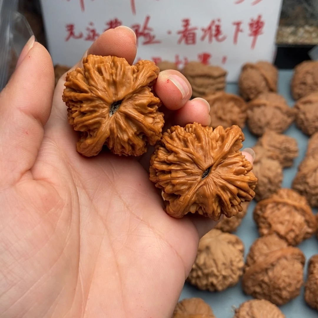 文玩核桃吊坠@**哥虎头9