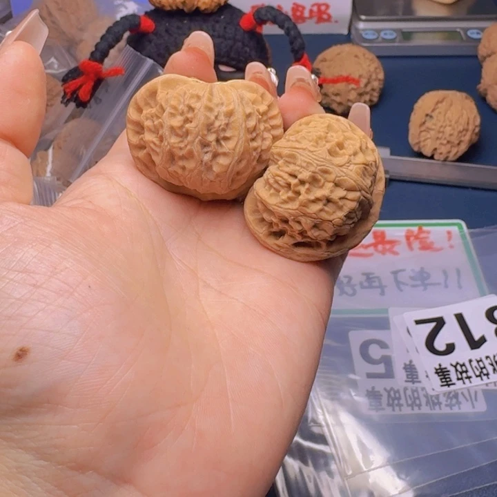 文玩核桃吊坠41宫灯322