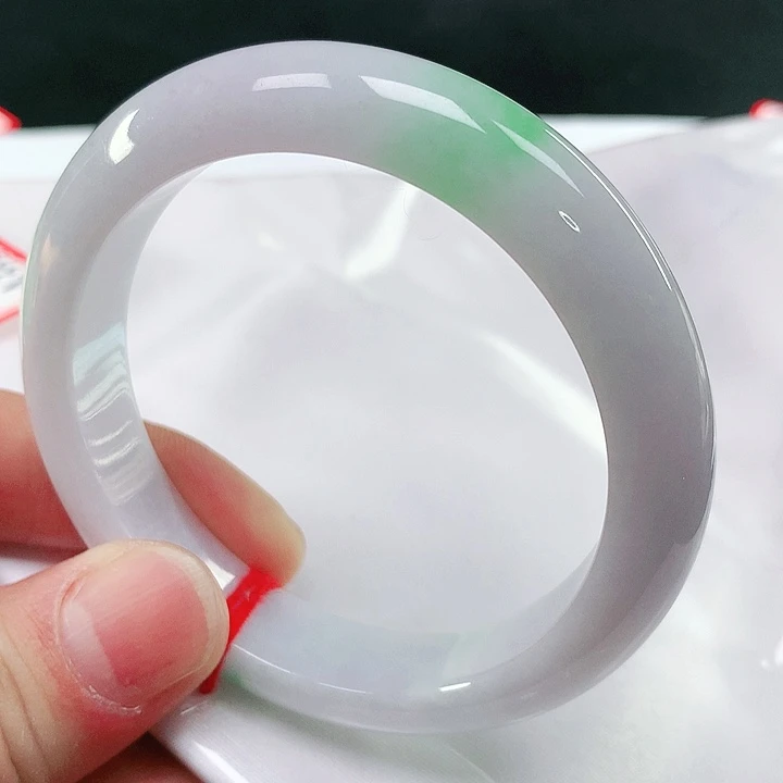 翡翠手镯未镶嵌翡翠手镯未镶嵌