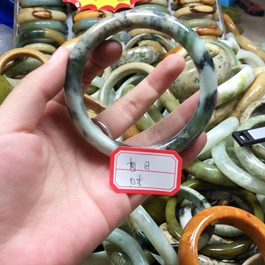 未镶嵌蛇纹石玉手镯旭*