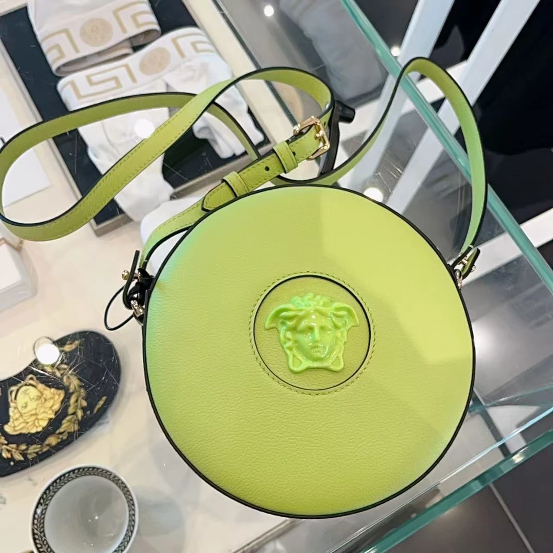 未使用 VERSACE/范思哲 女包美杜莎链条圆饼包牛油果绿色
