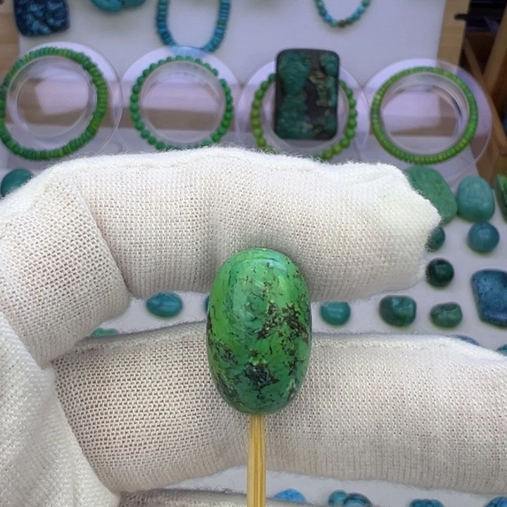 菜籽绿桶珠吊坠12.2mm兰