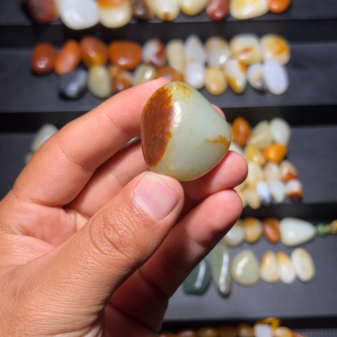 和田玉未镶嵌颈饰37.1克无修