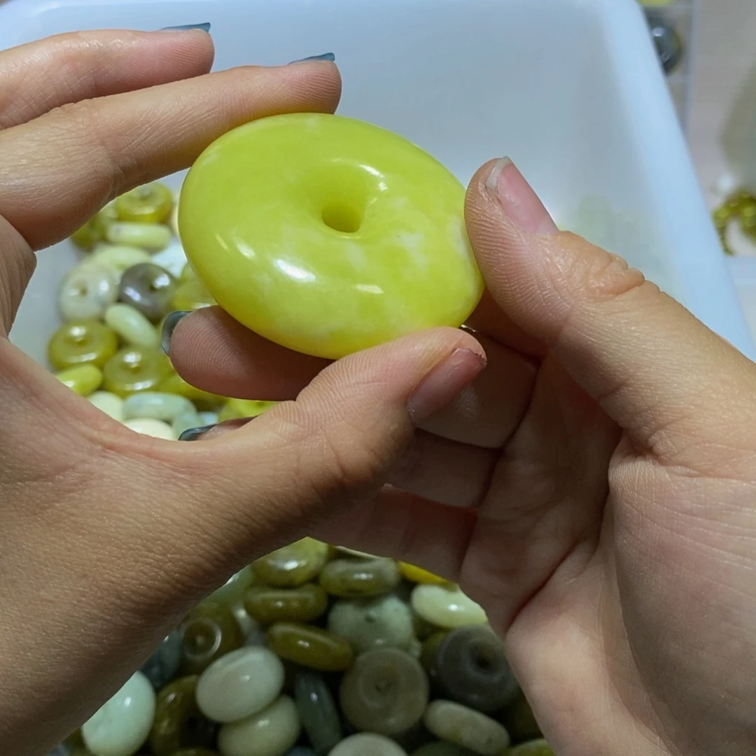 蛇纹石玉未镶嵌颈饰44