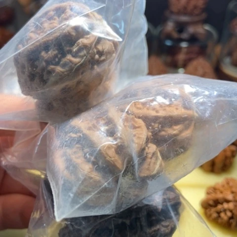 文玩核桃把件三对