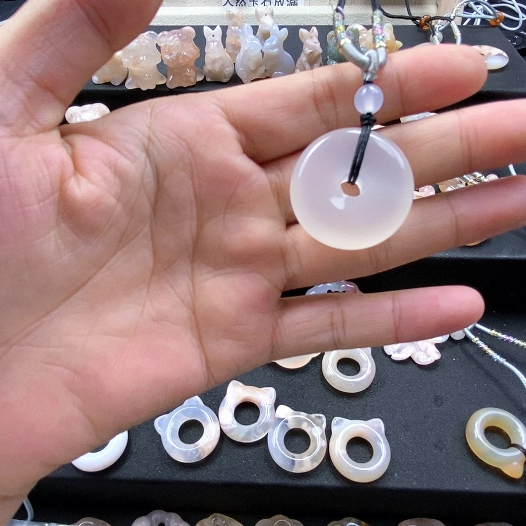 石英质玉颈饰未镶嵌