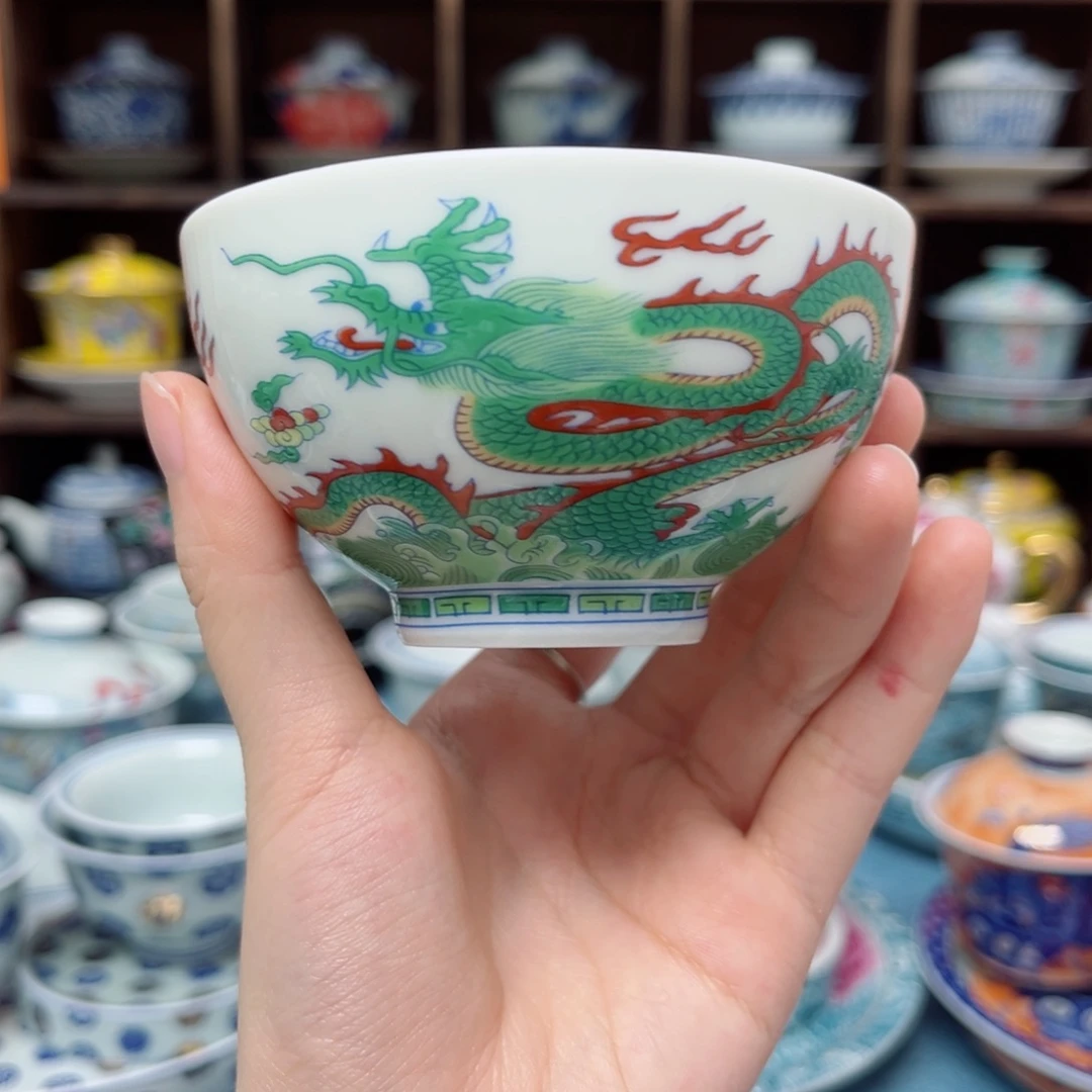 龙纹斗彩鸡心杯浮力
