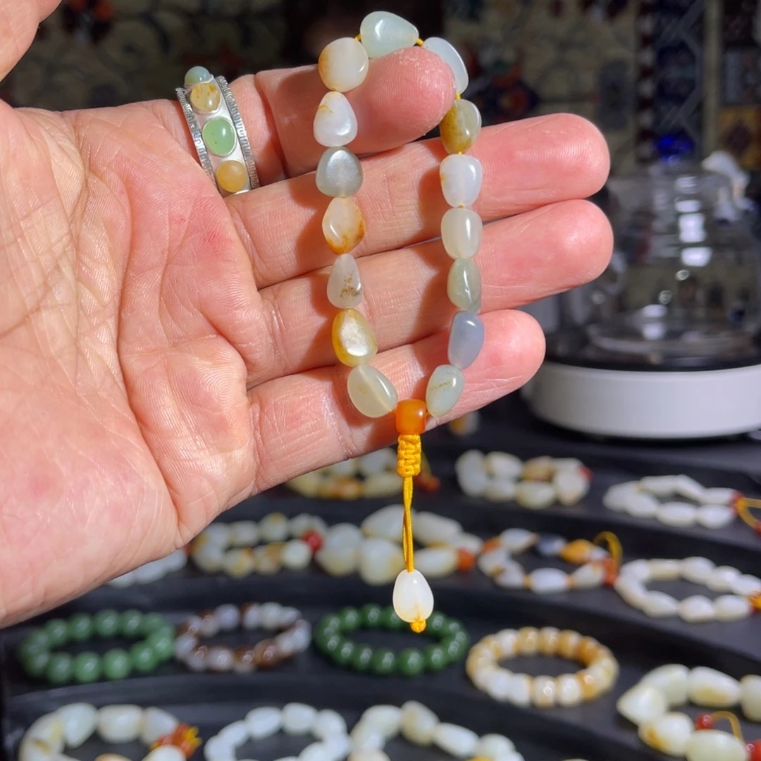和田玉未镶嵌手串