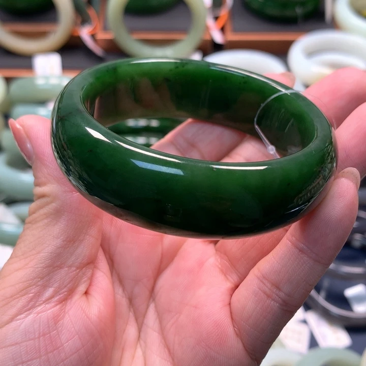 【闪购商品】未镶嵌手镯和田玉（碧玉）
