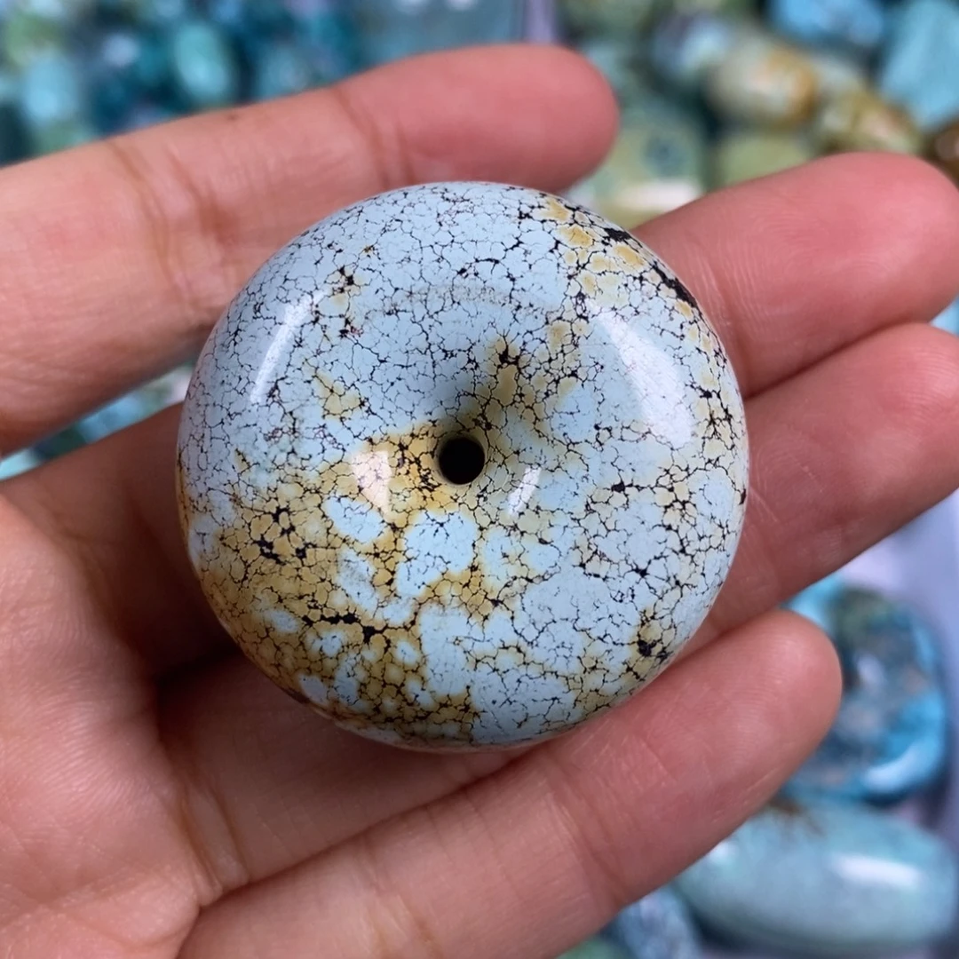 绿松石未镶嵌颈饰