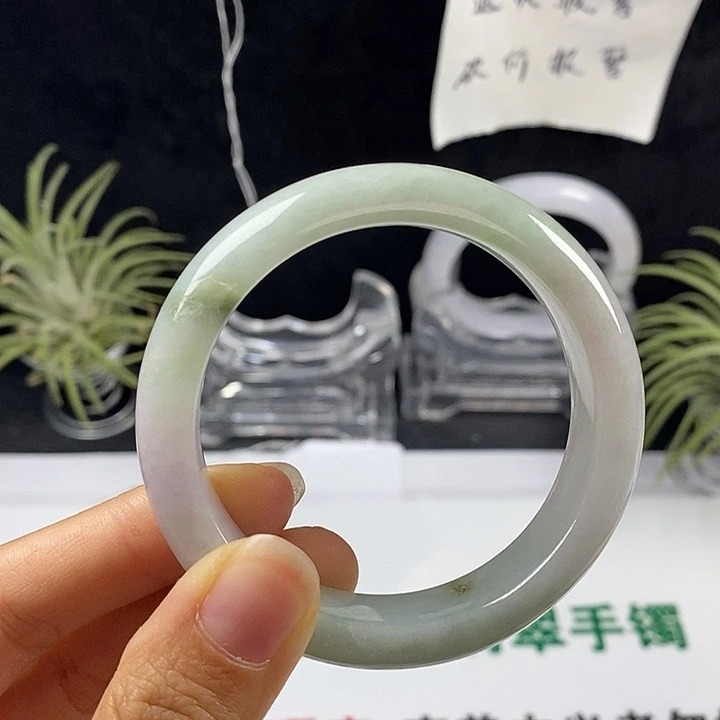 翡翠未镶嵌手镯51号。 50.7圈