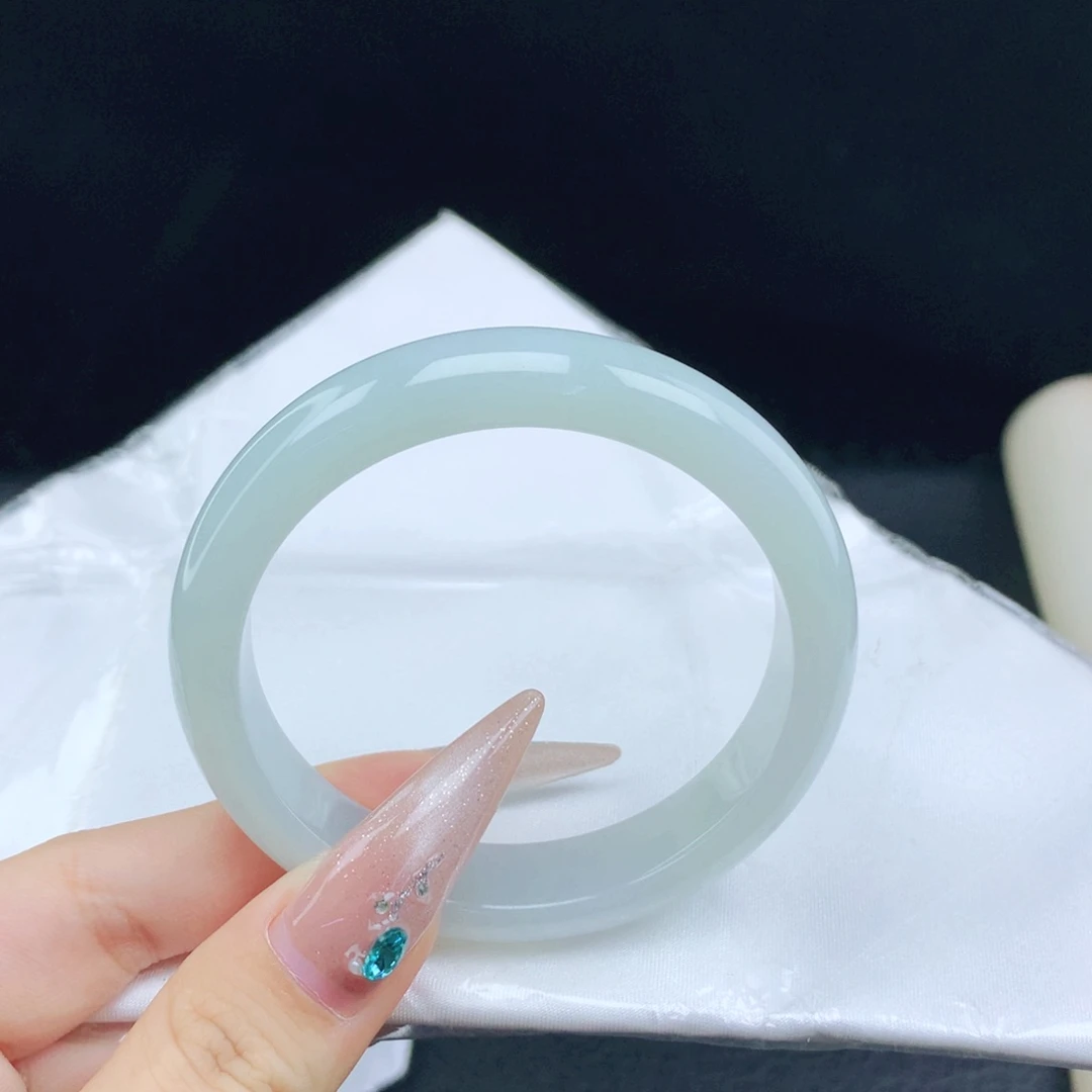 翡翠手镯未镶嵌53-54圈口