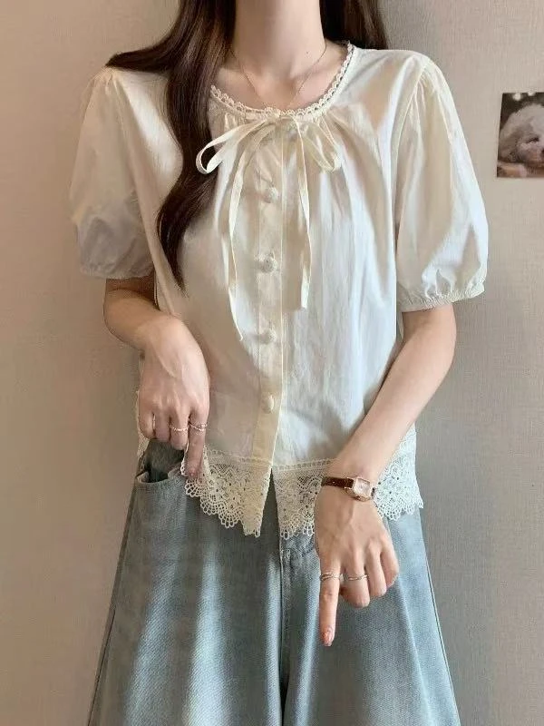 【小洁家女装】下摆蕾丝拼接遮肉甜美小衫089