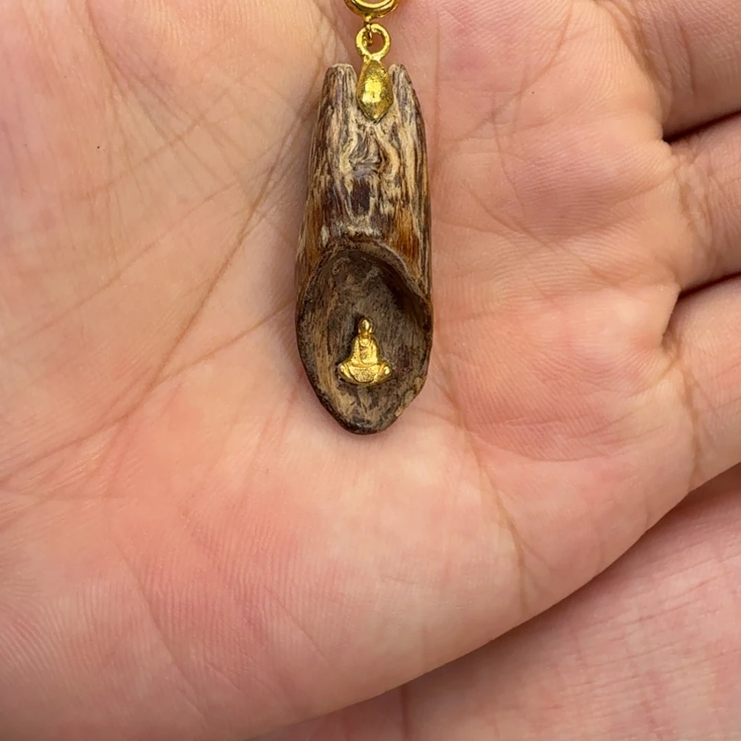 沉香碎屑沉香无相佛，惠安系九分沉2.45克