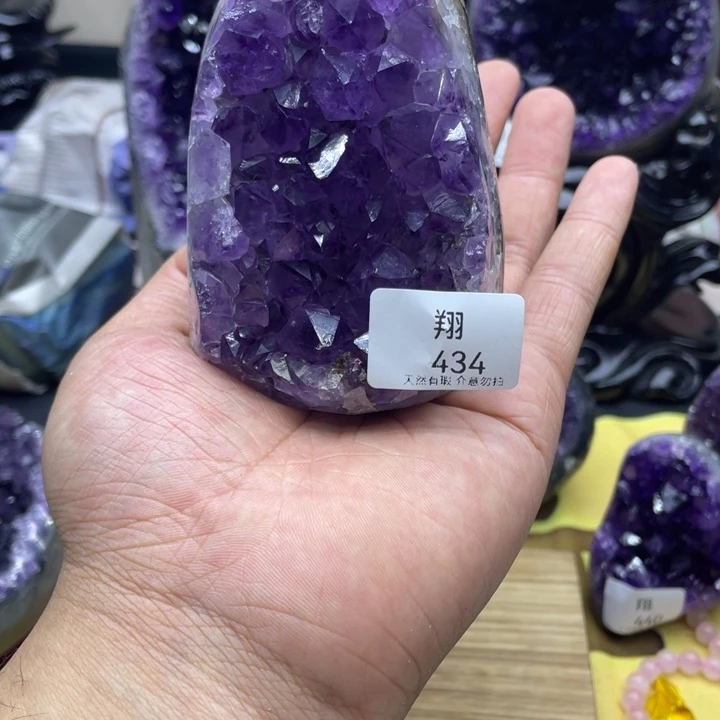 未镶嵌水晶大型摆件（非配饰）
