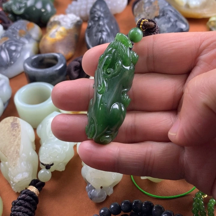 未镶嵌和田玉挂件