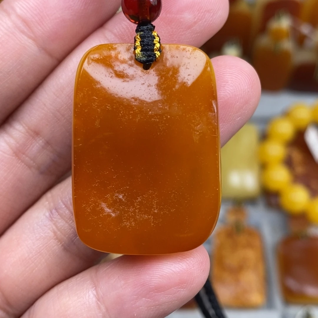 未镶嵌琥珀珠宝奇石