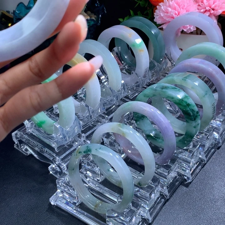 小***V定制翡翠未镶嵌定制手镯