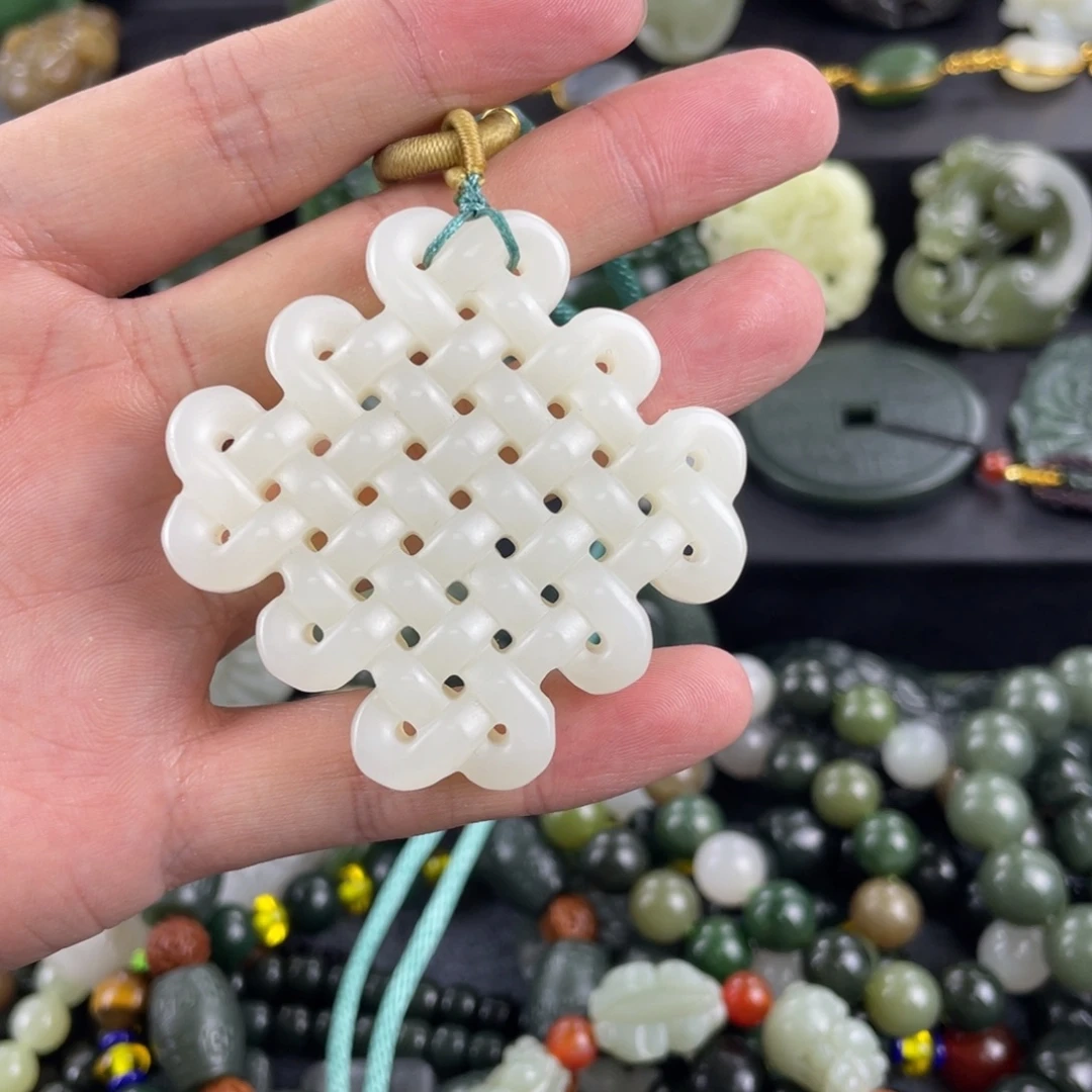 小***哭颈饰未镶嵌和田玉