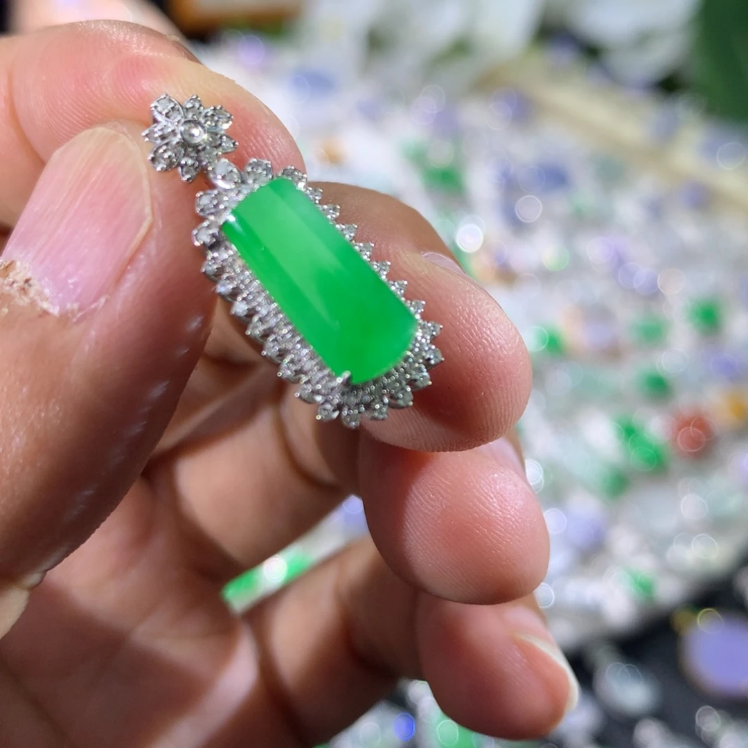 翡翠18K金镶嵌吊坠(不含链)